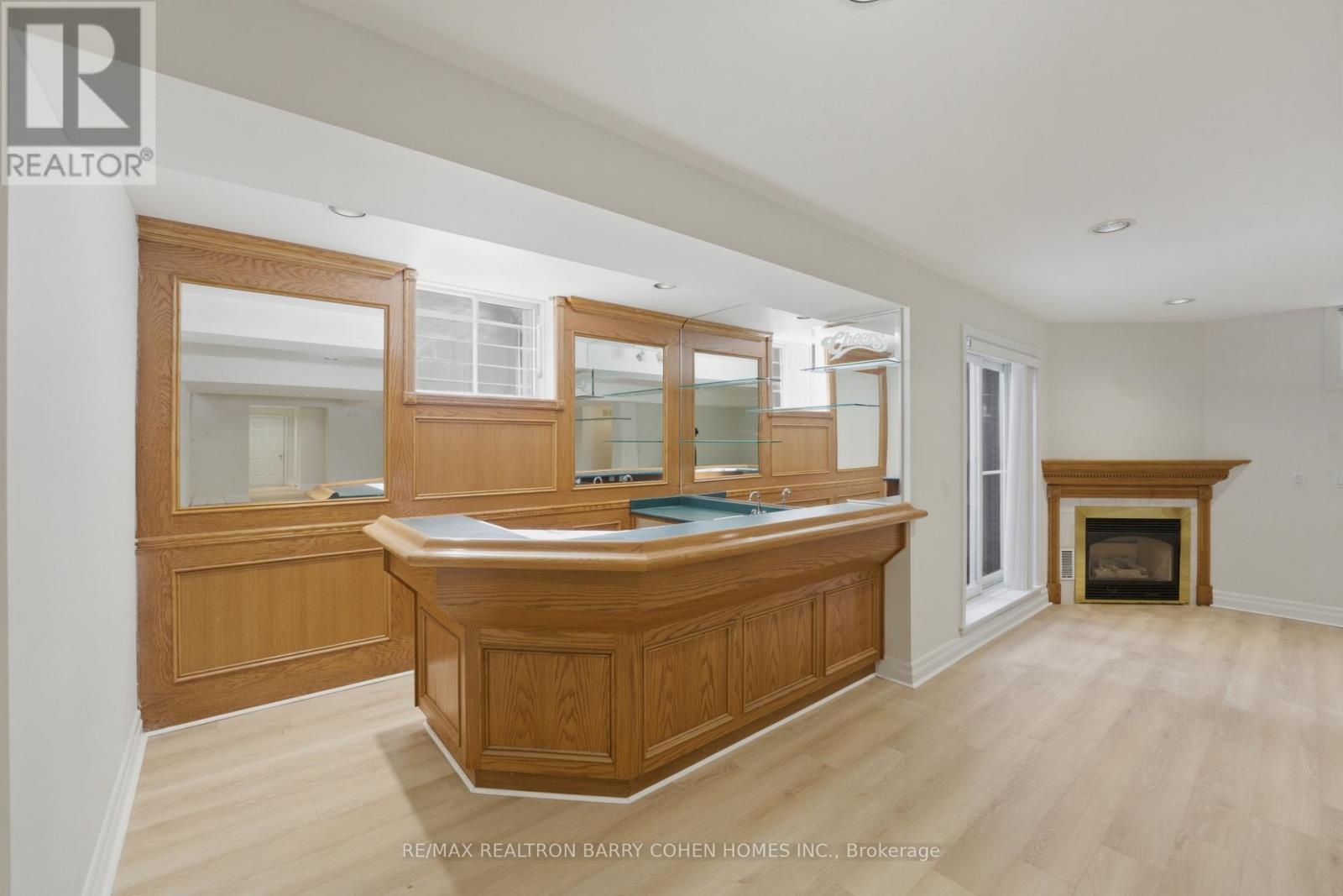 19 Risebrough Avenue, Toronto (willowdale East), Ontario