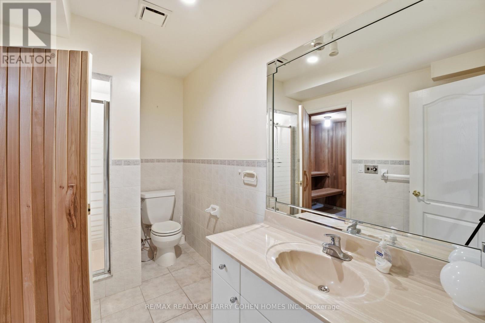 19 Risebrough Avenue, Toronto (willowdale East), Ontario