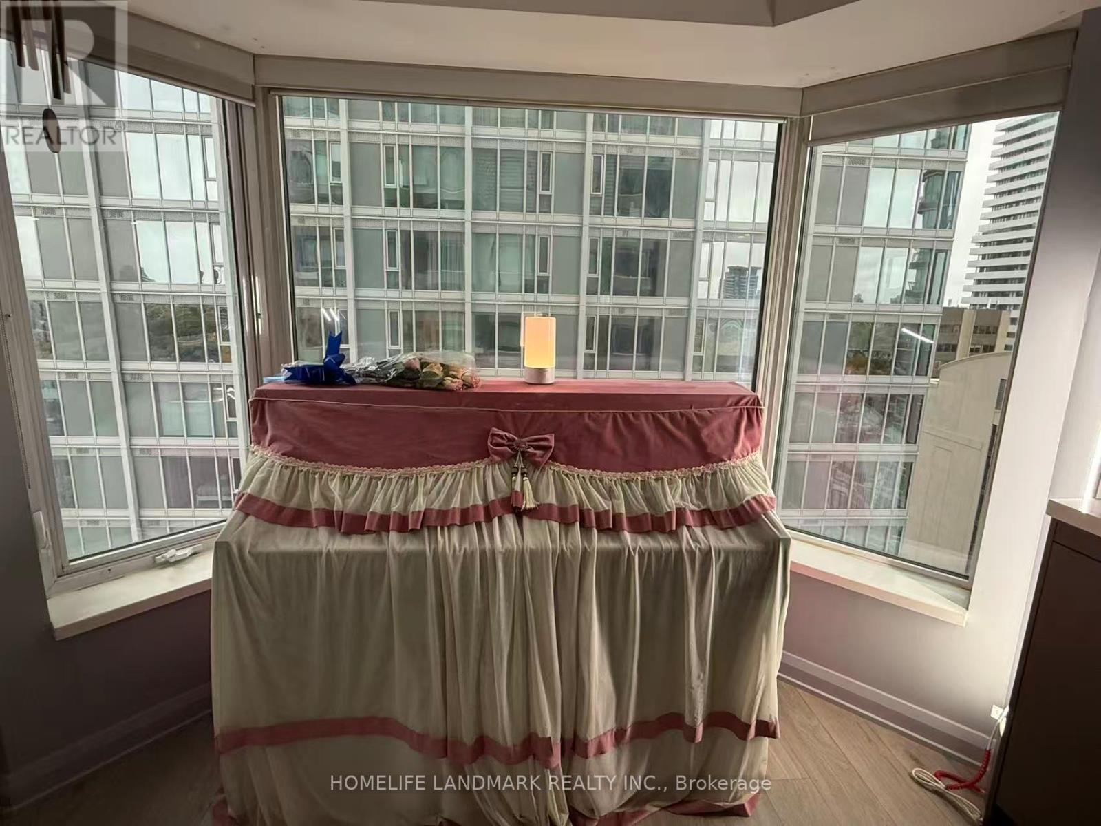 1911 - 155 Yorkville Avenue, Toronto (annex), Ontario