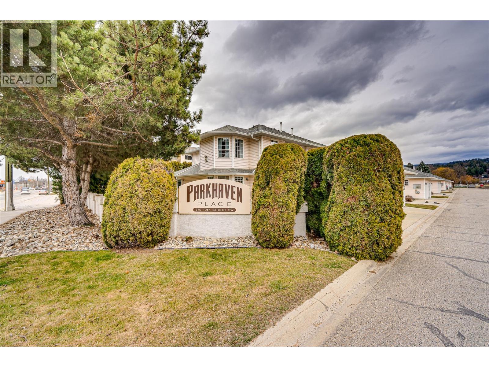 870 10 Street Sw Unit# 101, Salmon Arm, British Columbia