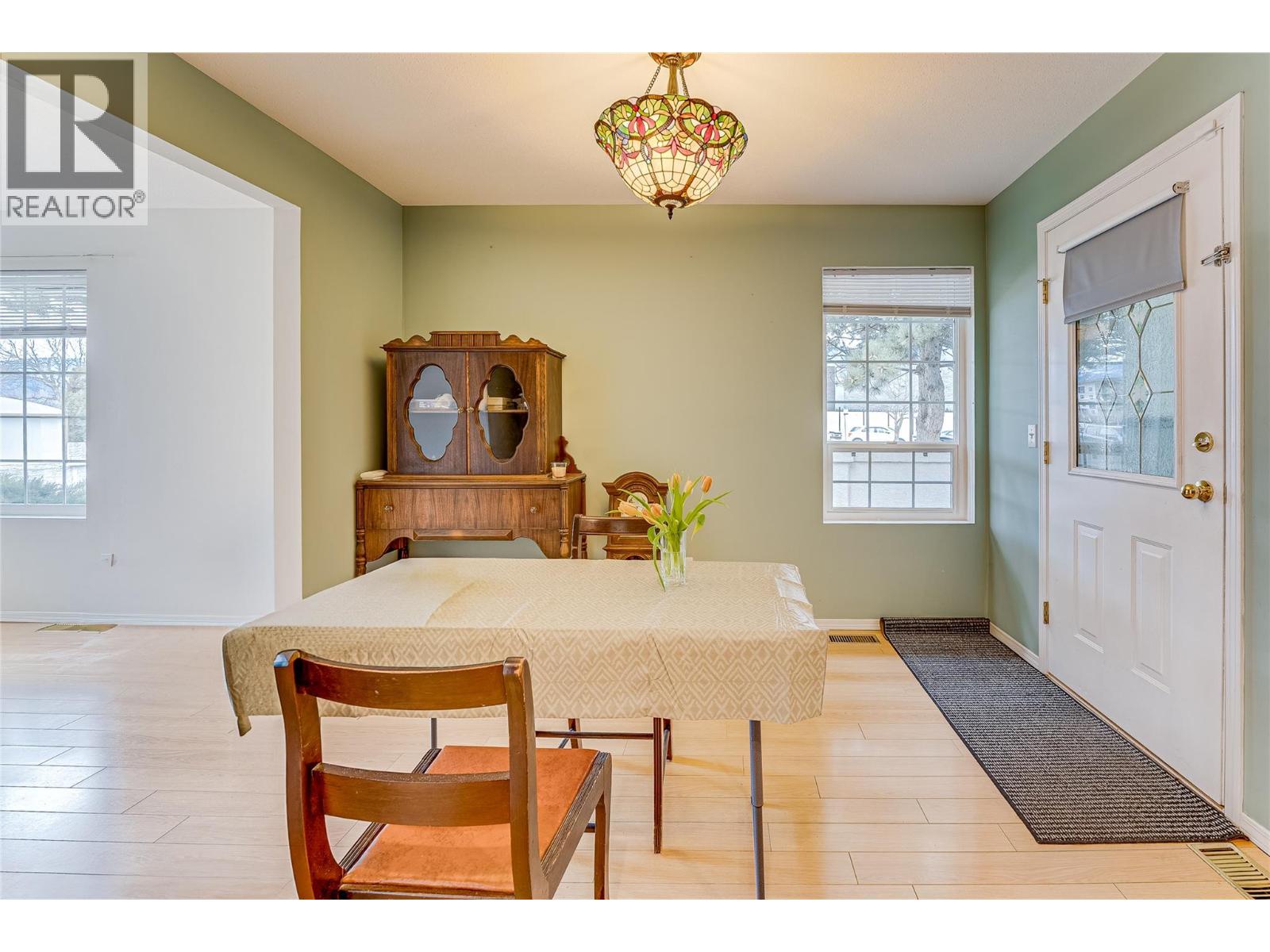 870 10 Street Sw Unit# 101, Salmon Arm, British Columbia