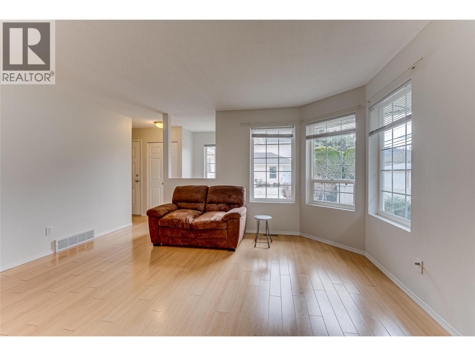 870 10 Street Sw Unit# 101, Salmon Arm, British Columbia