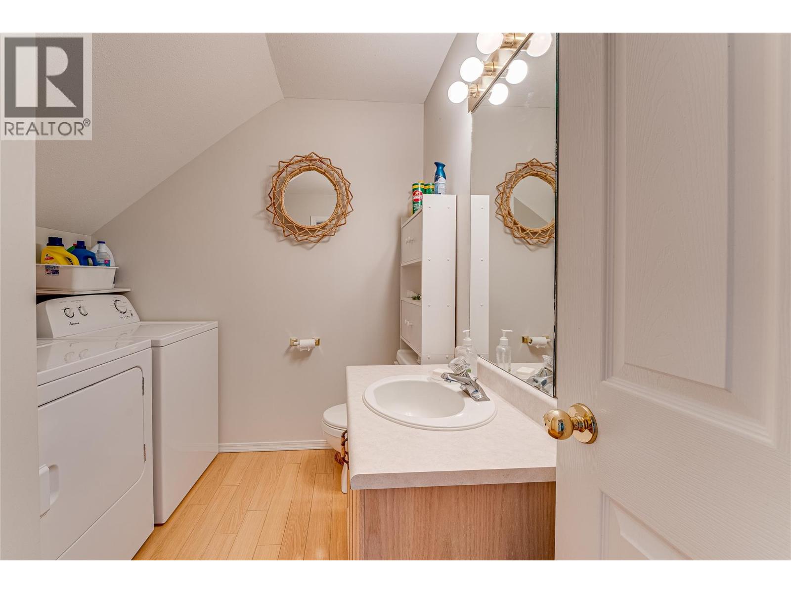 870 10 Street Sw Unit# 101, Salmon Arm, British Columbia