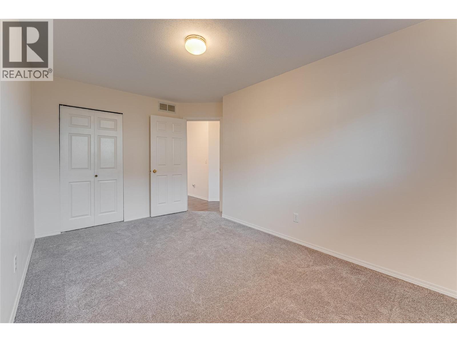 870 10 Street Sw Unit# 101, Salmon Arm, British Columbia