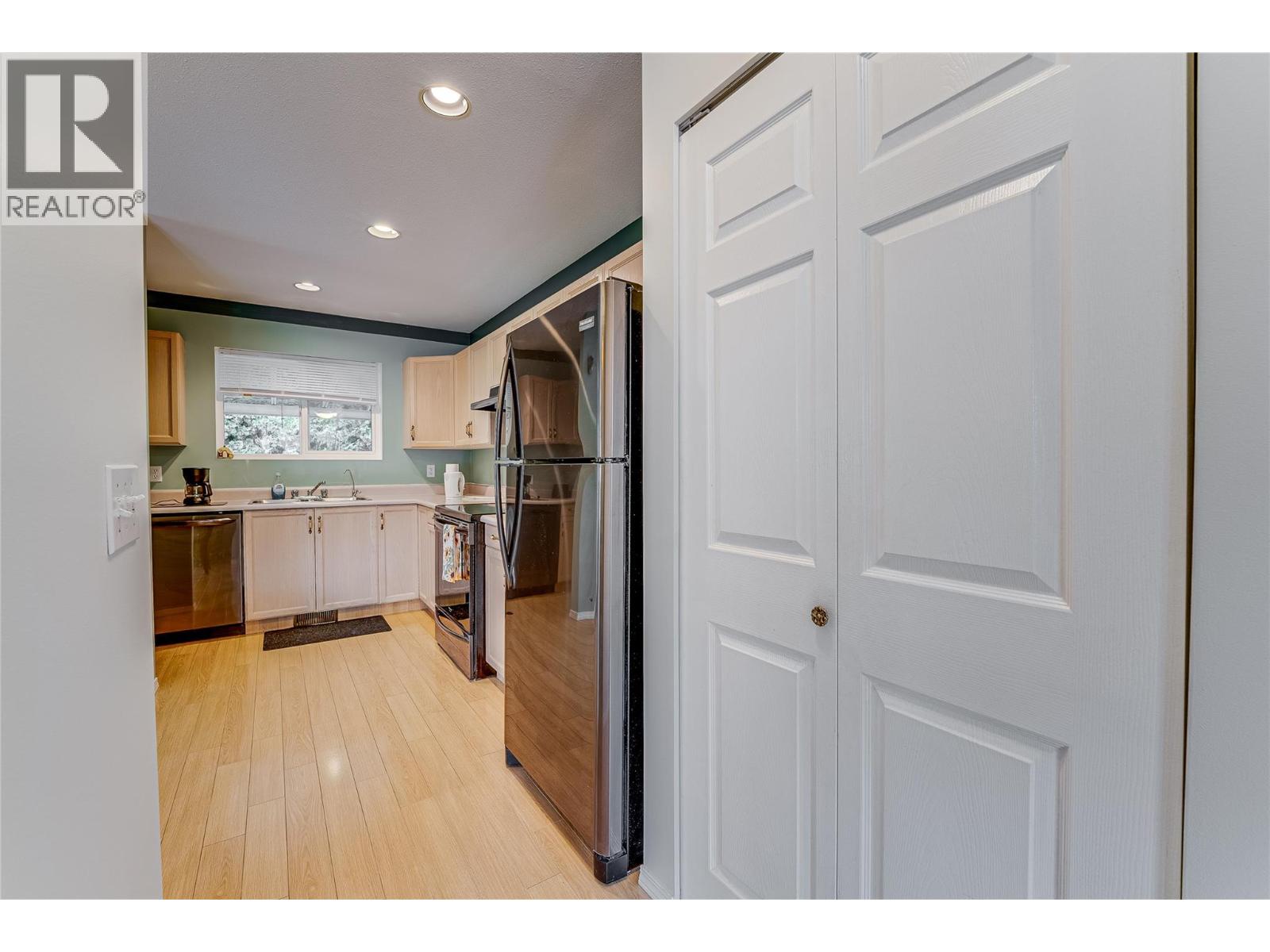 870 10 Street Sw Unit# 101, Salmon Arm, British Columbia