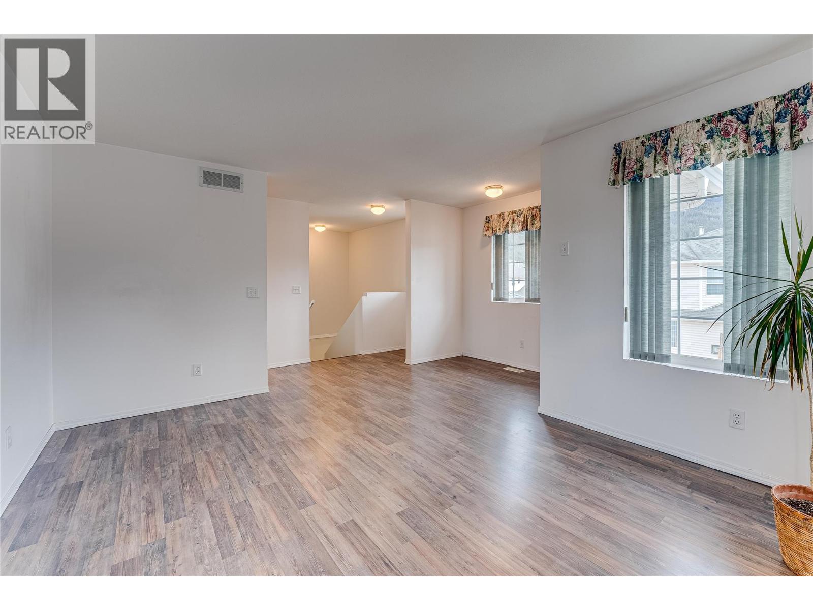 870 10 Street Sw Unit# 101, Salmon Arm, British Columbia