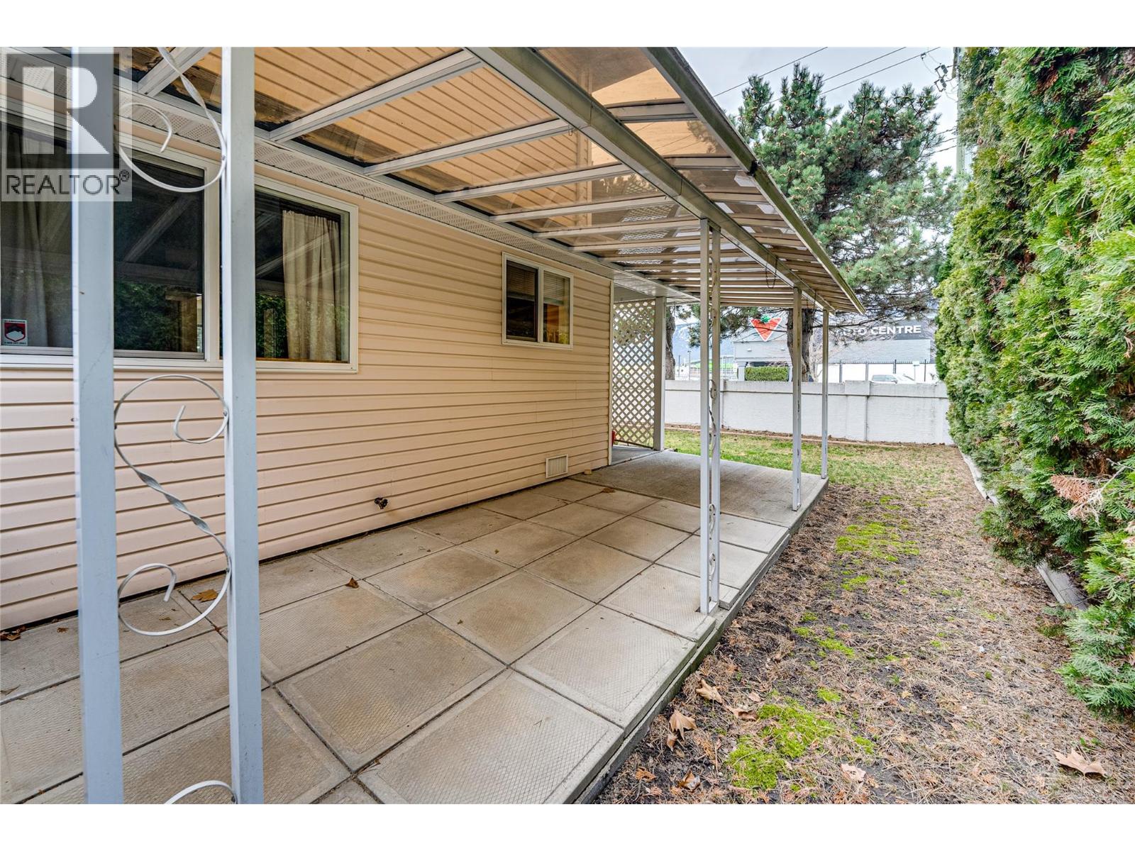 870 10 Street Sw Unit# 101, Salmon Arm, British Columbia