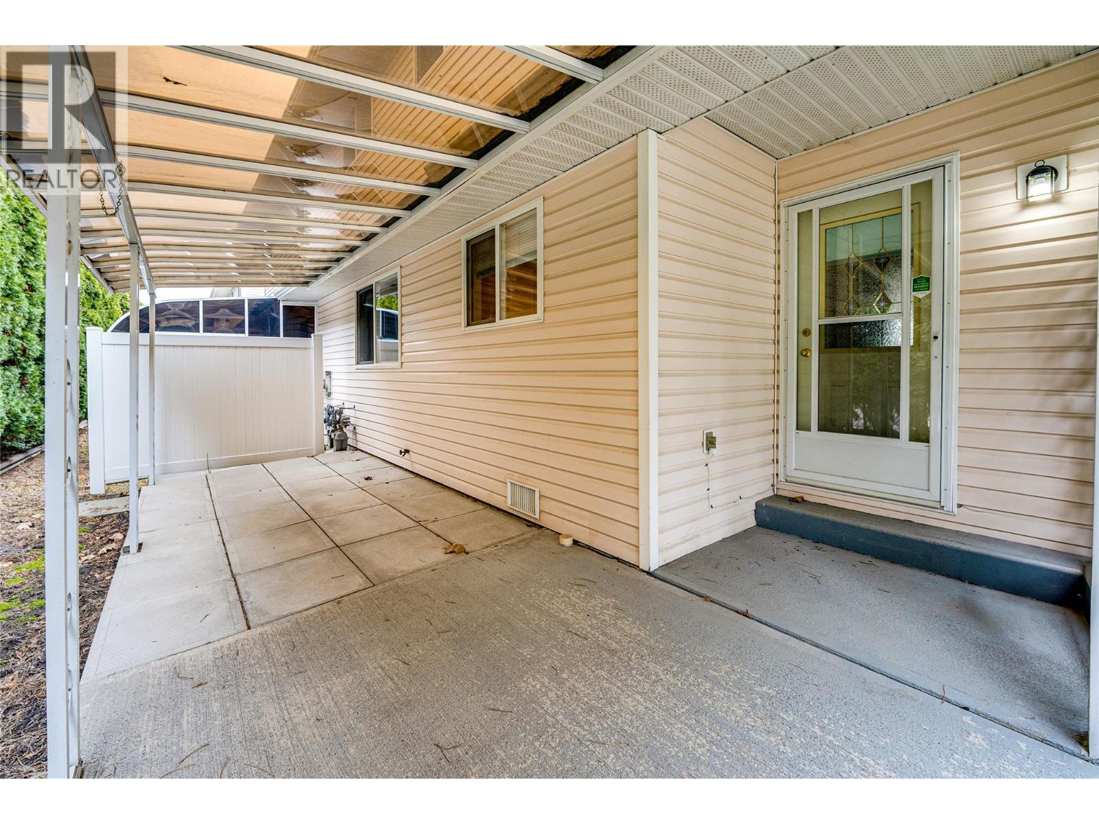 870 10 Street Sw Unit# 101, Salmon Arm, British Columbia