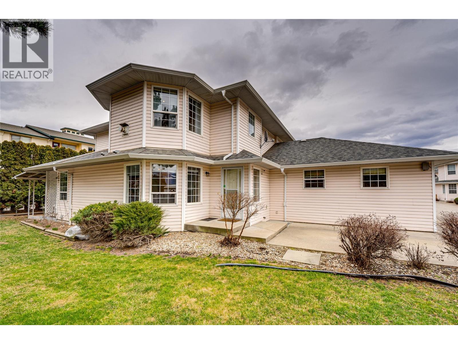 870 10 Street Sw Unit# 101, Salmon Arm, British Columbia