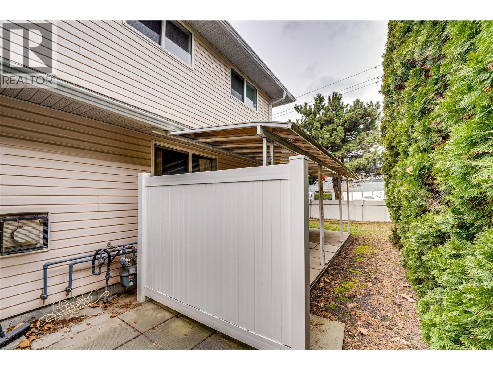 870 10 Street Sw Unit# 101, Salmon Arm, British Columbia