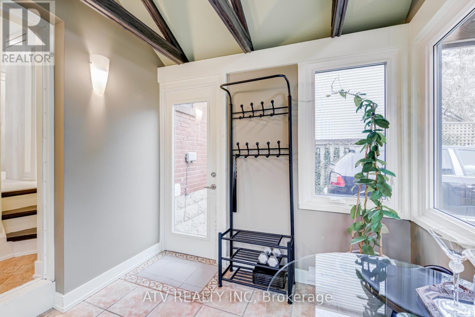 19 Albani Street, Toronto (mimico), Ontario