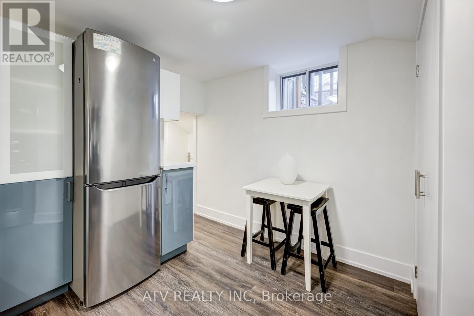 19 Albani Street, Toronto (mimico), Ontario