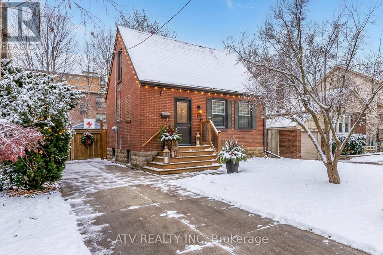 19 Albani Street, Toronto (mimico), Ontario