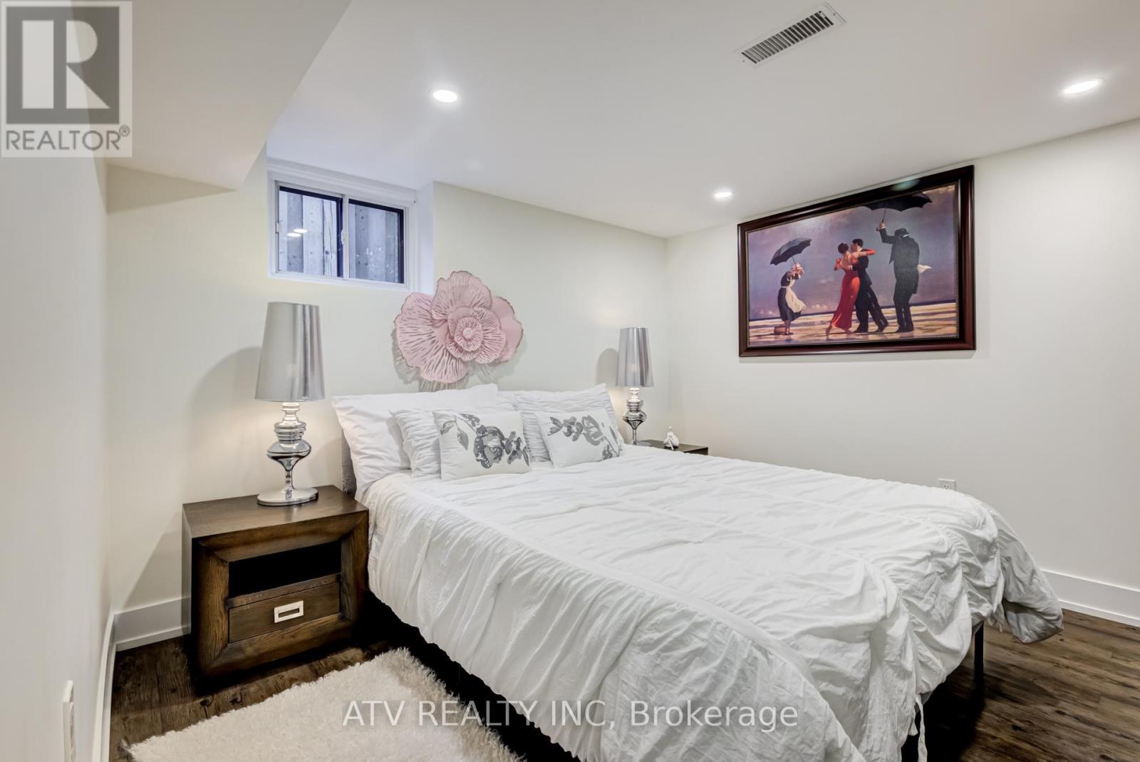 19 Albani Street, Toronto (mimico), Ontario