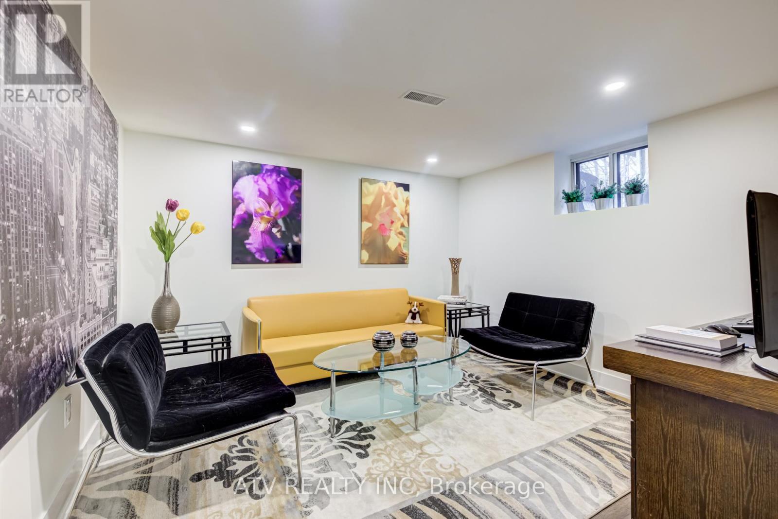 19 Albani Street, Toronto (mimico), Ontario