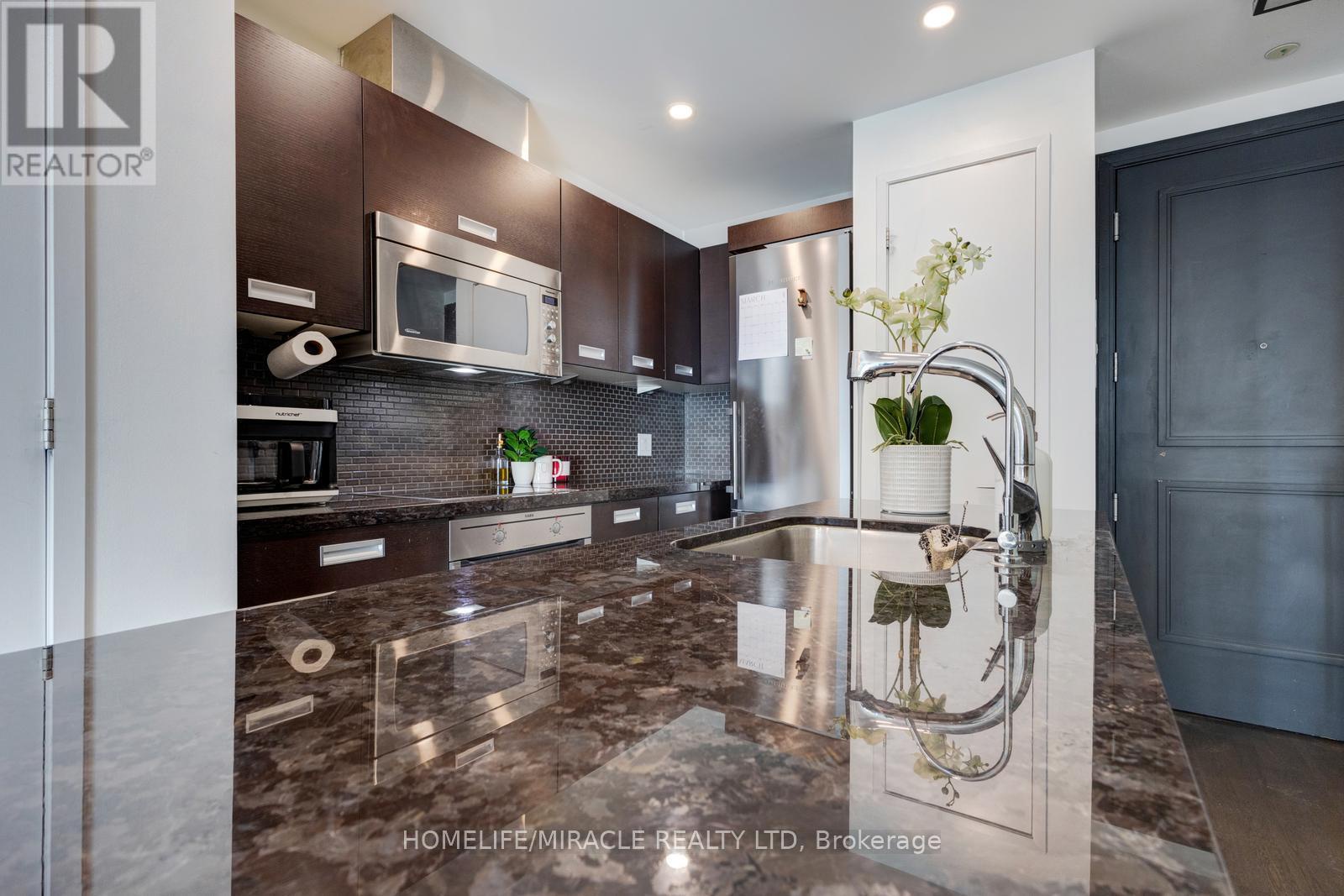 2202 - 90 Park Lawn Road, Toronto (mimico), Ontario