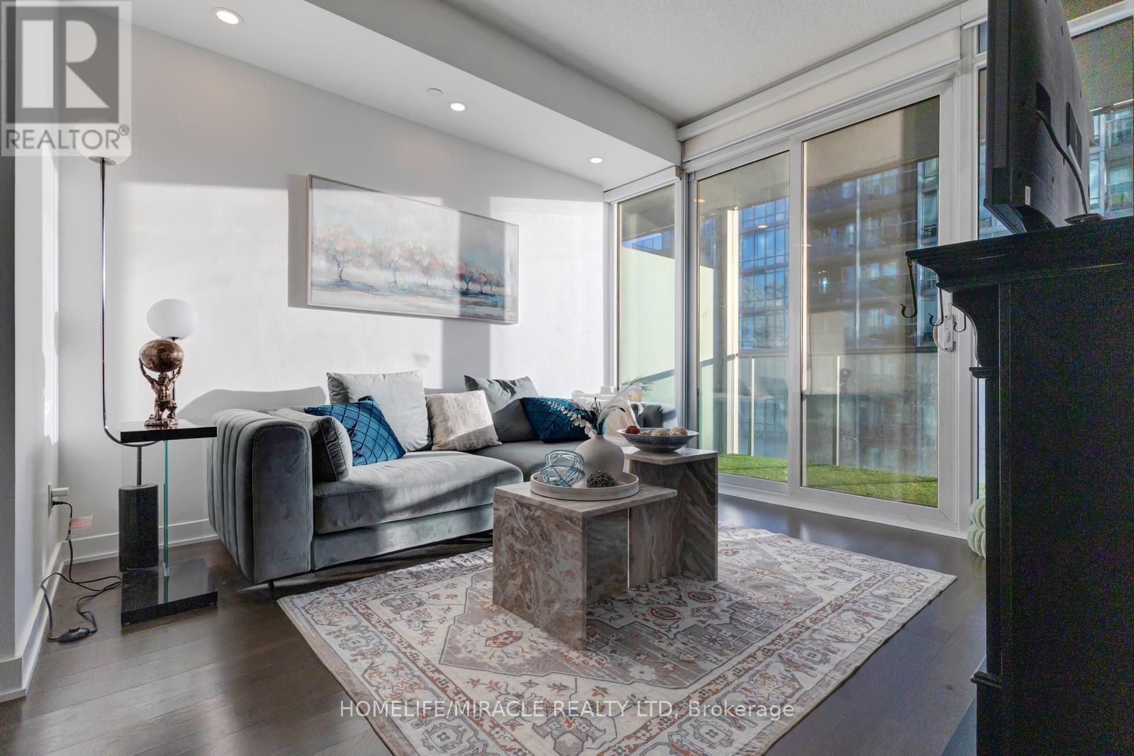 2202 - 90 Park Lawn Road, Toronto (mimico), Ontario