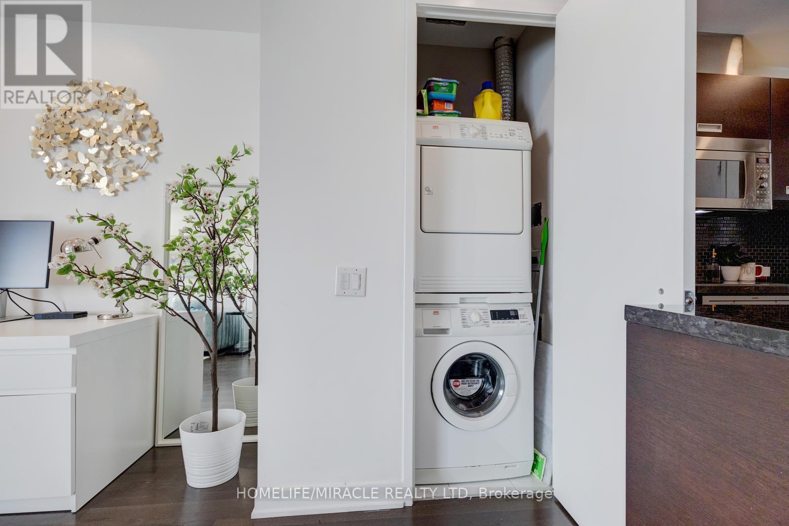 2202 - 90 Park Lawn Road, Toronto (mimico), Ontario