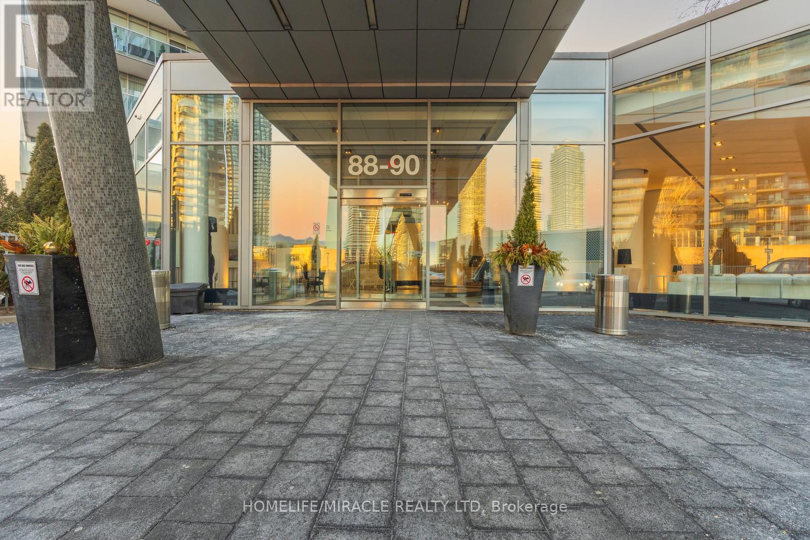 2202 - 90 Park Lawn Road, Toronto (mimico), Ontario