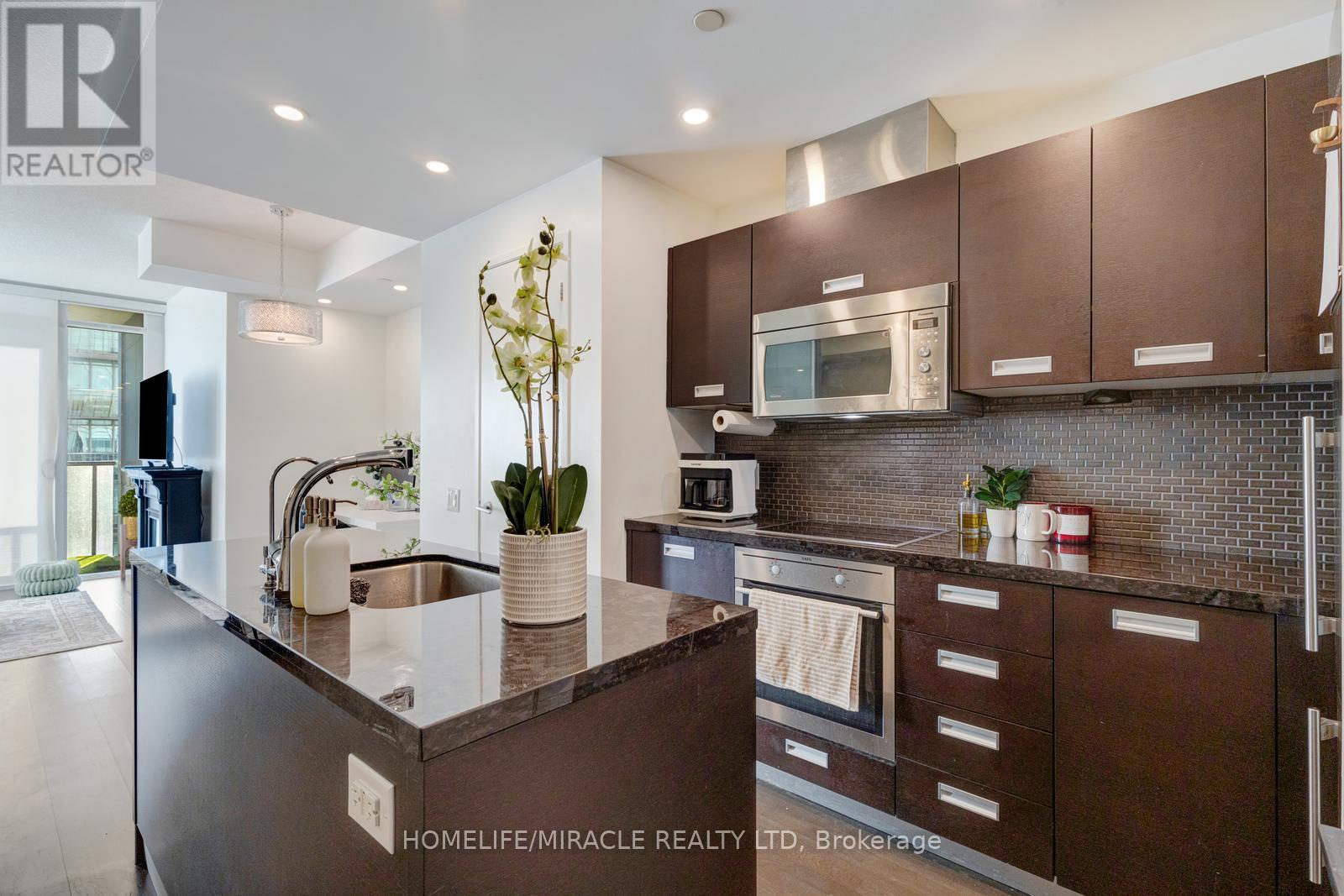 2202 - 90 Park Lawn Road, Toronto (mimico), Ontario