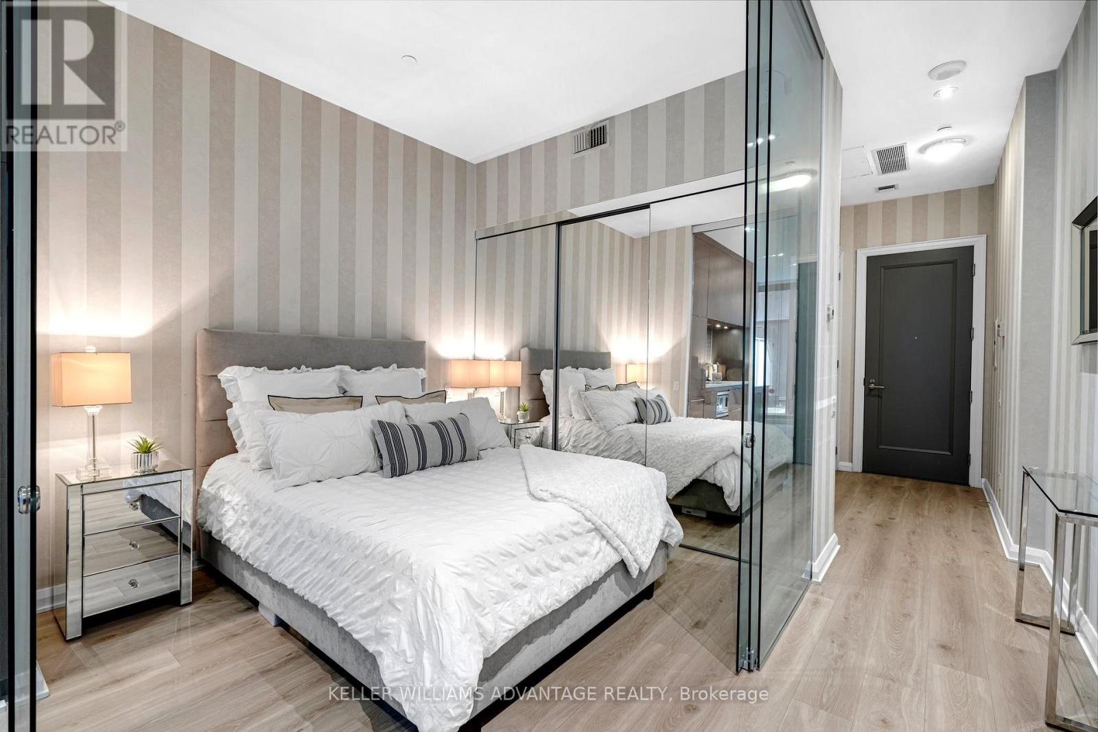 304 - 155 Yorkville Avenue, Toronto (annex), Ontario