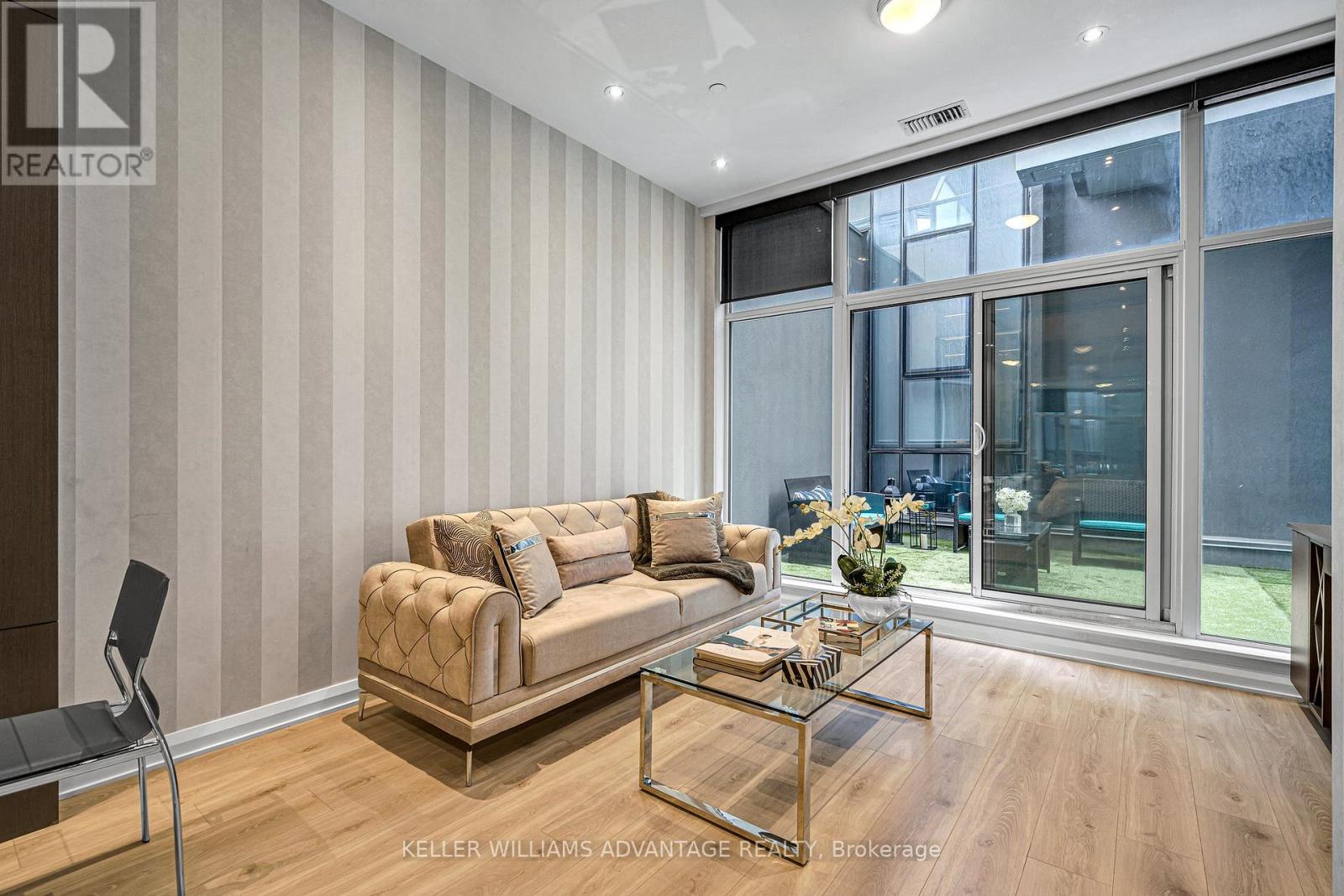 304 - 155 Yorkville Avenue, Toronto (annex), Ontario