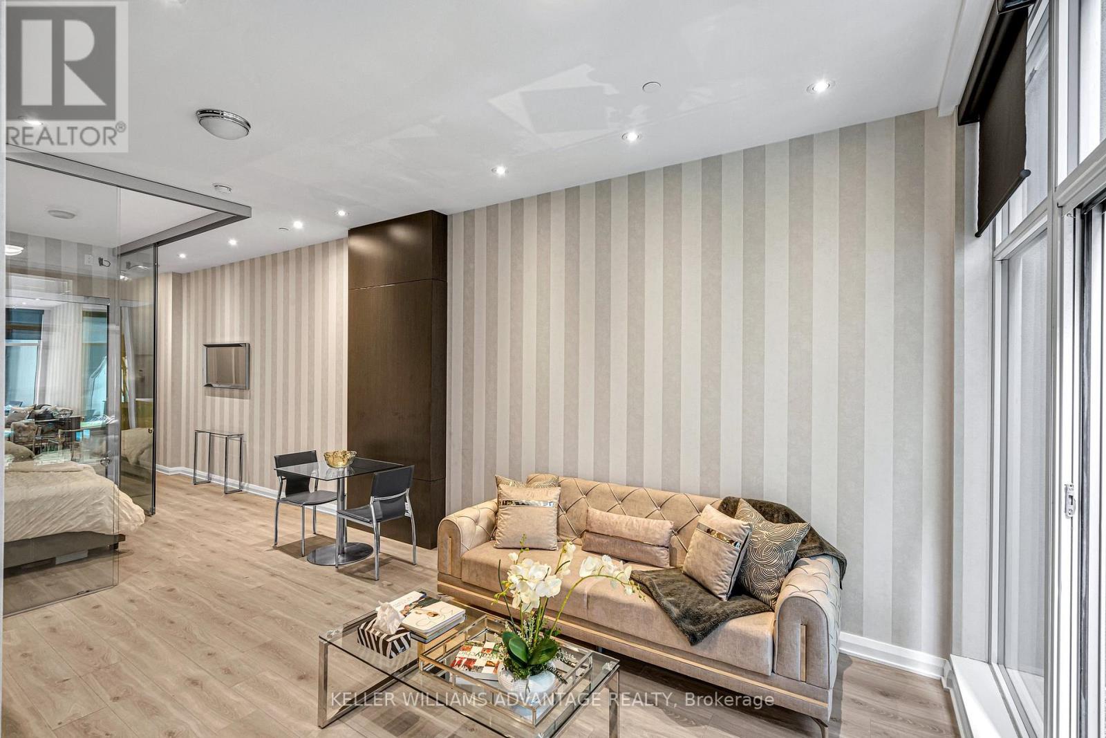 304 - 155 Yorkville Avenue, Toronto (annex), Ontario