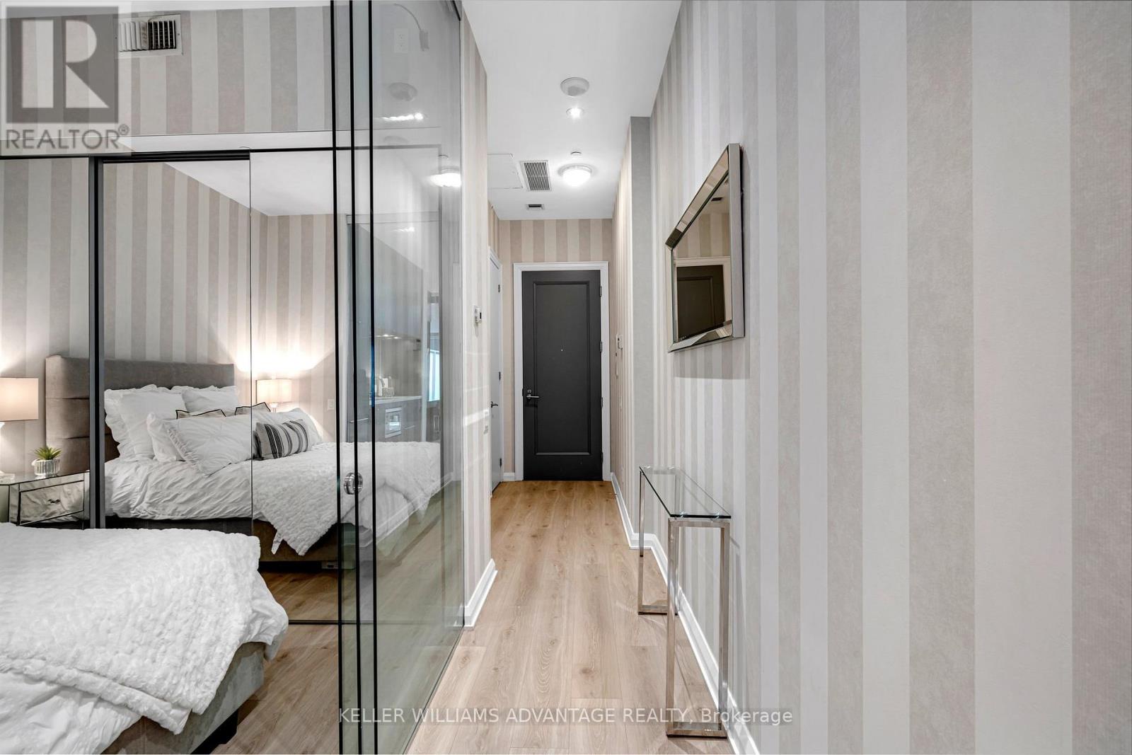 304 - 155 Yorkville Avenue, Toronto (annex), Ontario