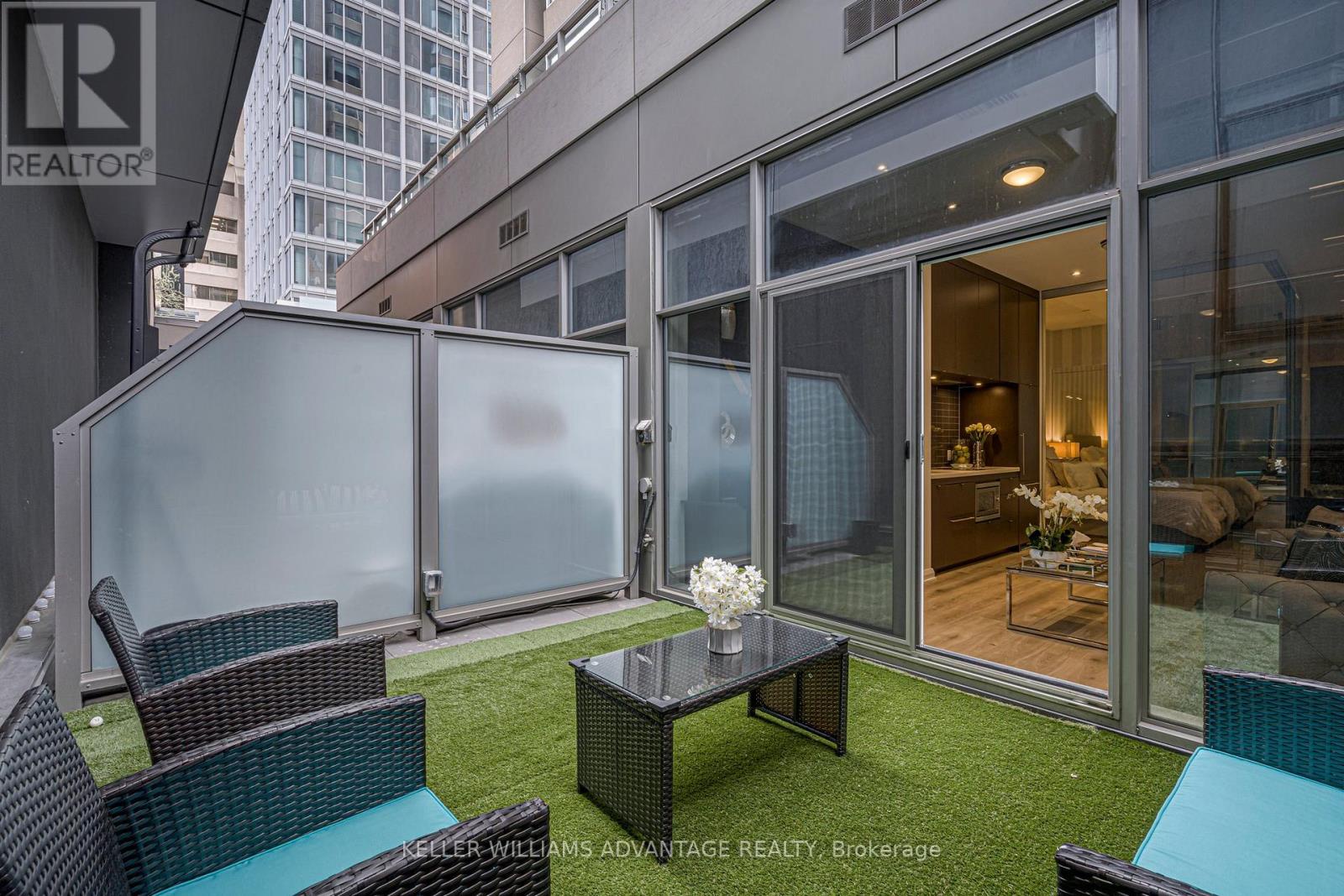 304 - 155 Yorkville Avenue, Toronto (annex), Ontario