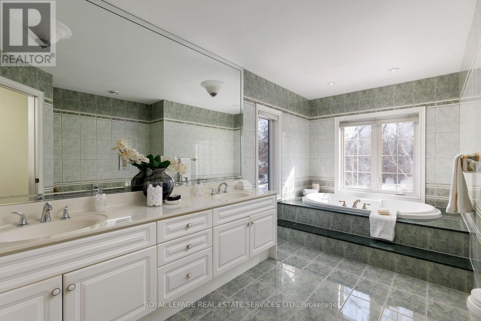 64 Yorkleigh Avenue, Toronto (humber Heights), Ontario