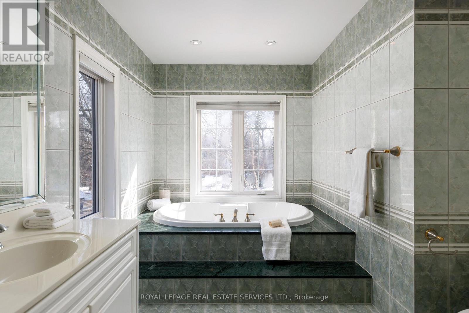 64 Yorkleigh Avenue, Toronto (humber Heights), Ontario