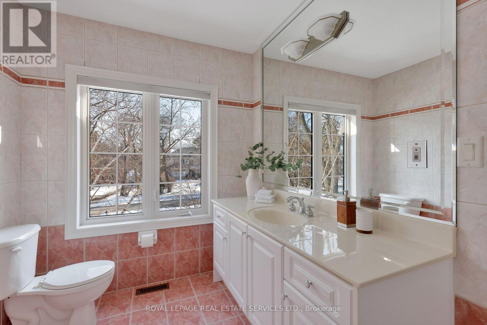 64 Yorkleigh Avenue, Toronto (humber Heights), Ontario