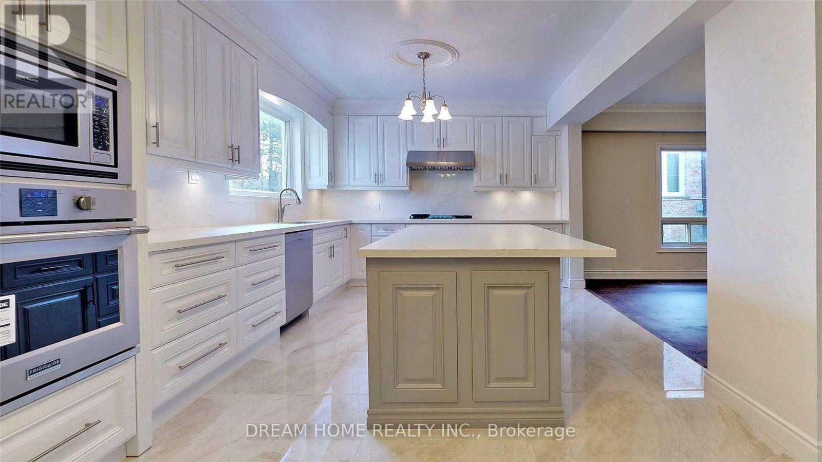 105 Page Avenue, Toronto (bayview Village), Ontario