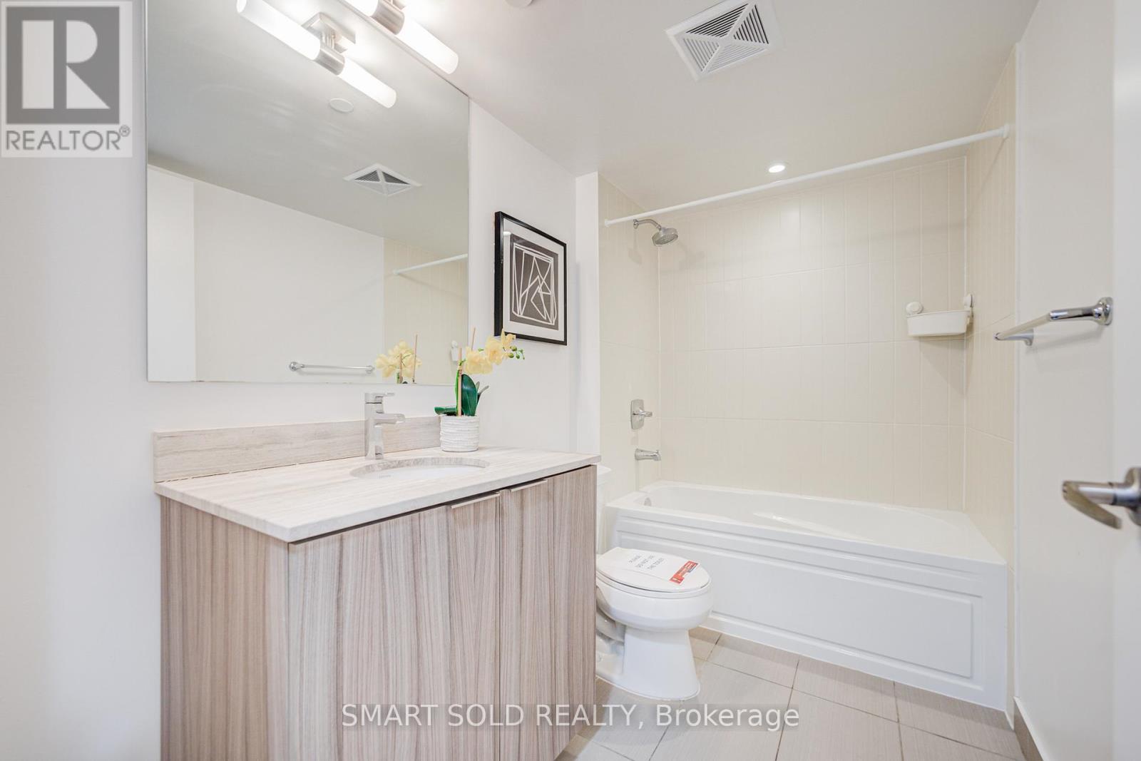 819 - 955 Bay Street, Toronto (bay Street Corridor), Ontario