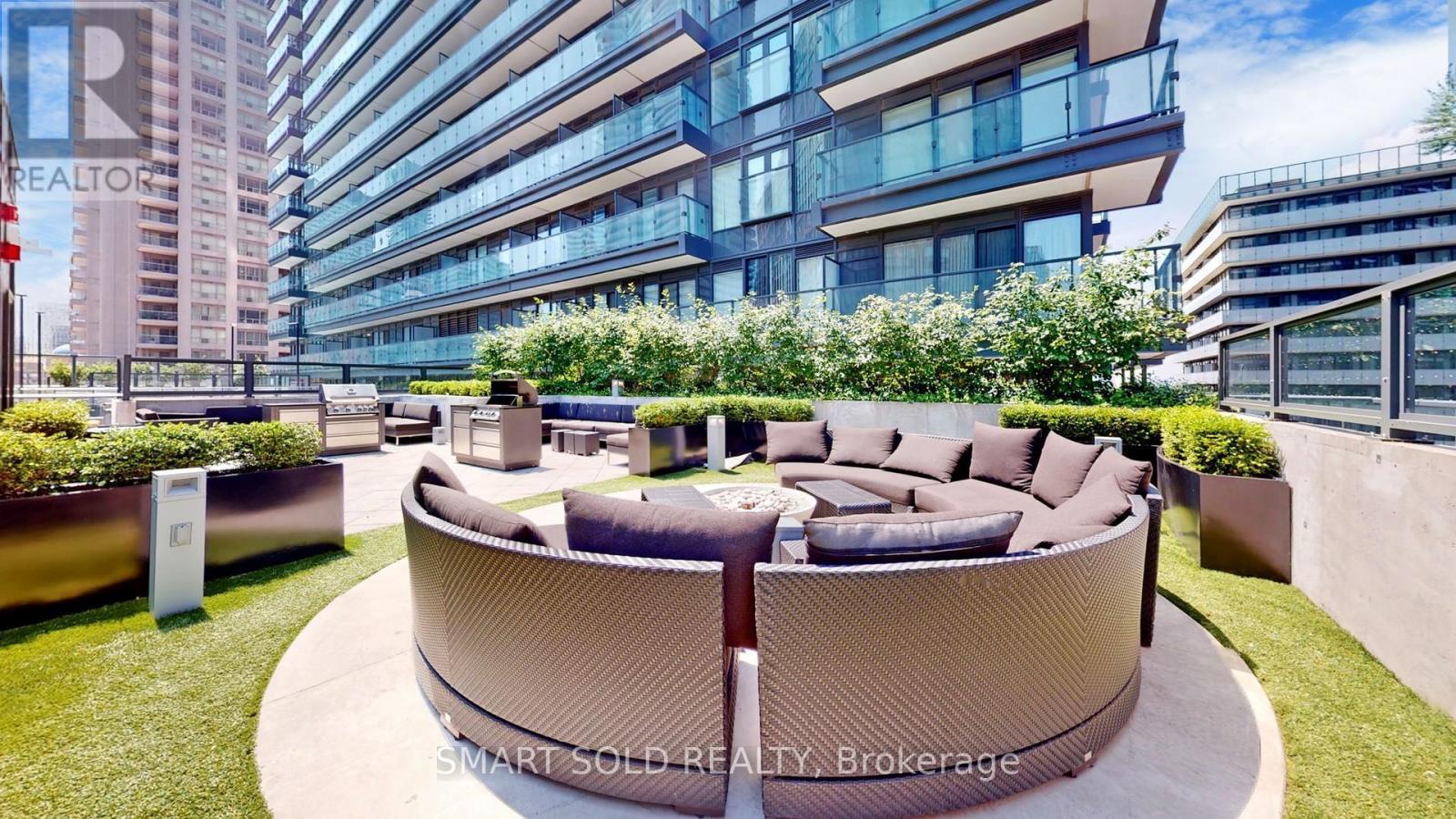 819 - 955 Bay Street, Toronto (bay Street Corridor), Ontario