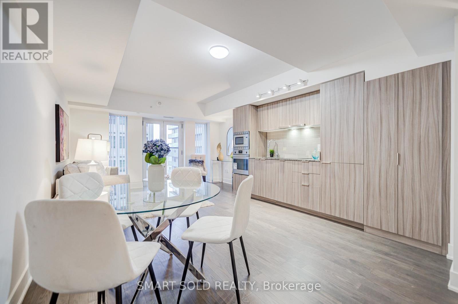 819 - 955 Bay Street, Toronto (bay Street Corridor), Ontario