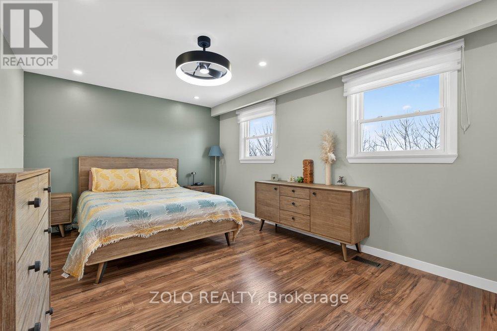 20 Bridesburg Drive, Toronto (kingsview Village-the Westway), Ontario