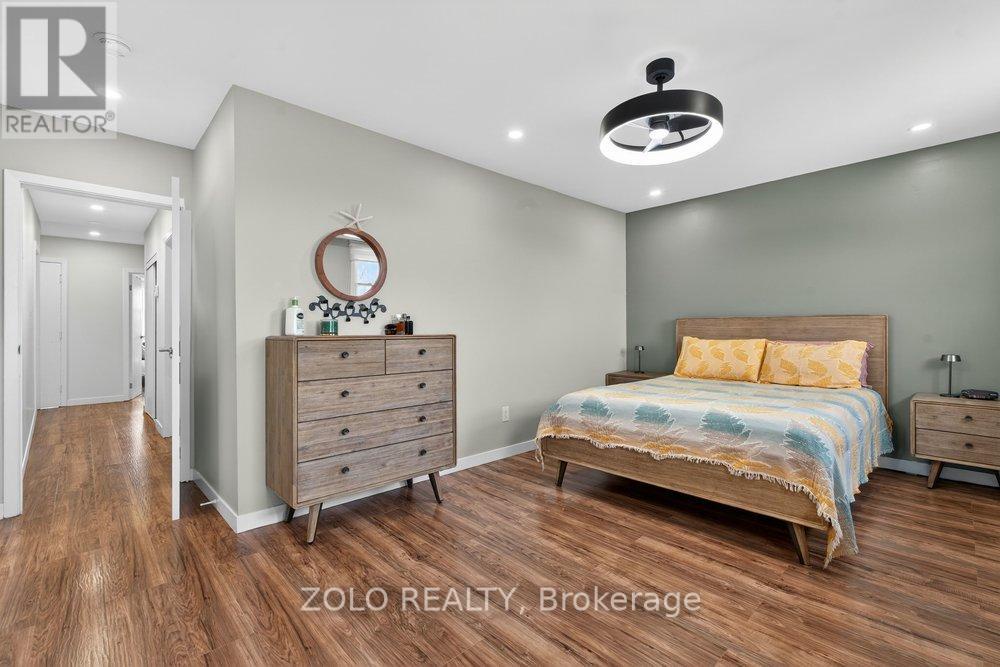 20 Bridesburg Drive, Toronto (kingsview Village-the Westway), Ontario