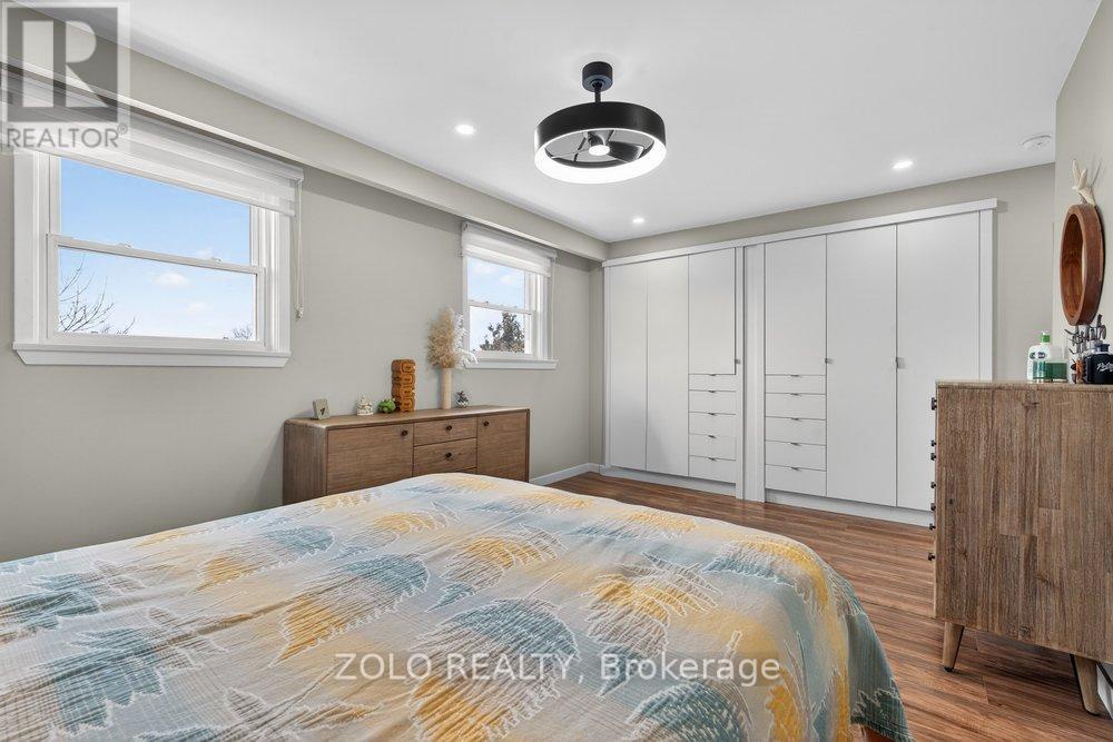 20 Bridesburg Drive, Toronto (kingsview Village-the Westway), Ontario