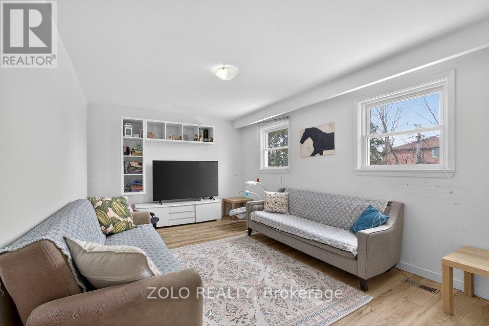 20 Bridesburg Drive, Toronto (kingsview Village-the Westway), Ontario