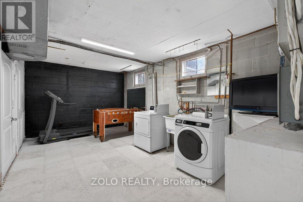 20 Bridesburg Drive, Toronto (kingsview Village-the Westway), Ontario