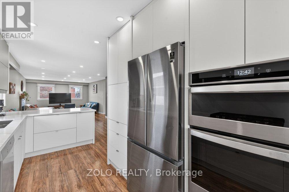 20 Bridesburg Drive, Toronto (kingsview Village-the Westway), Ontario