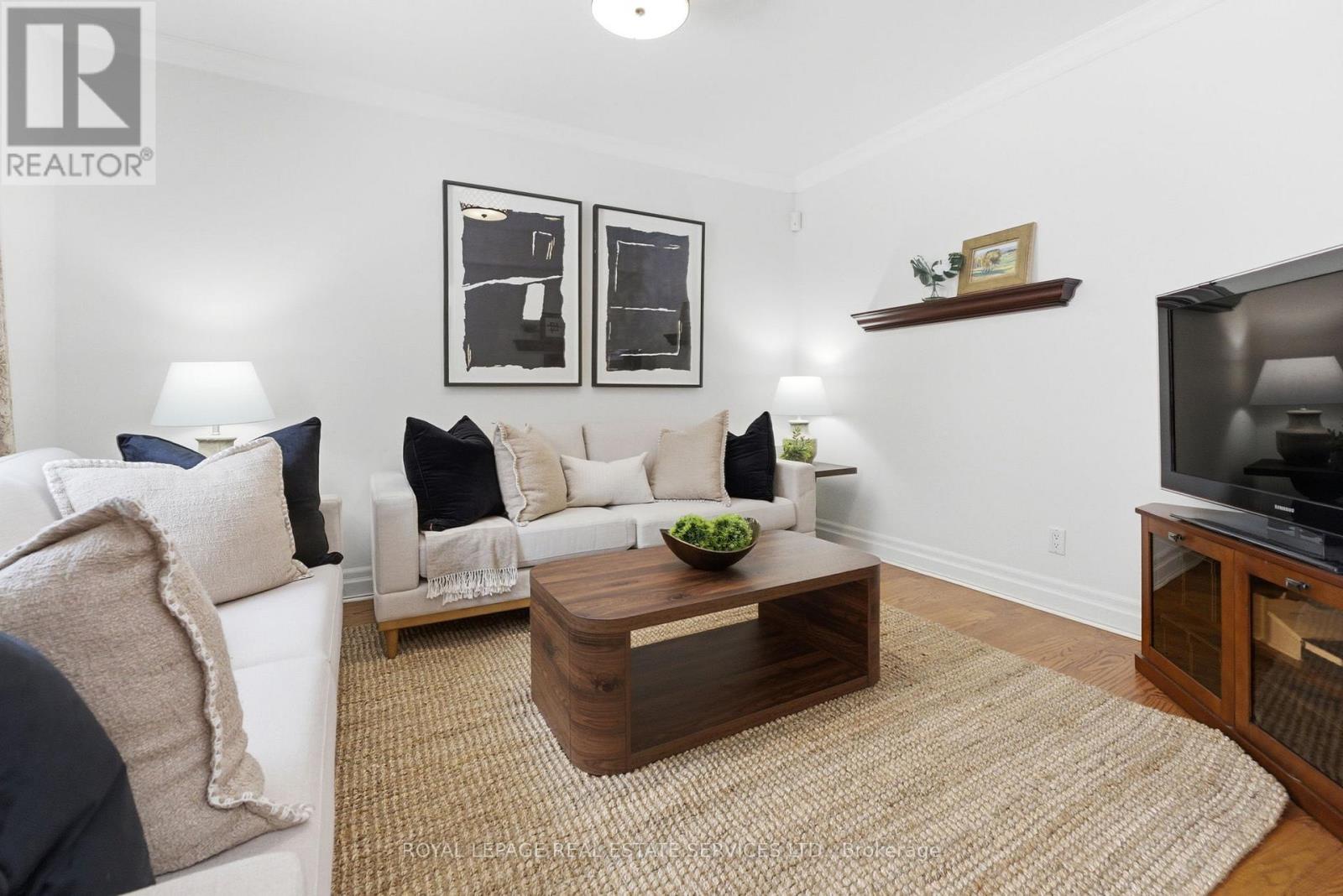 17 Elstree Road, Toronto (edenbridge-humber Valley), Ontario