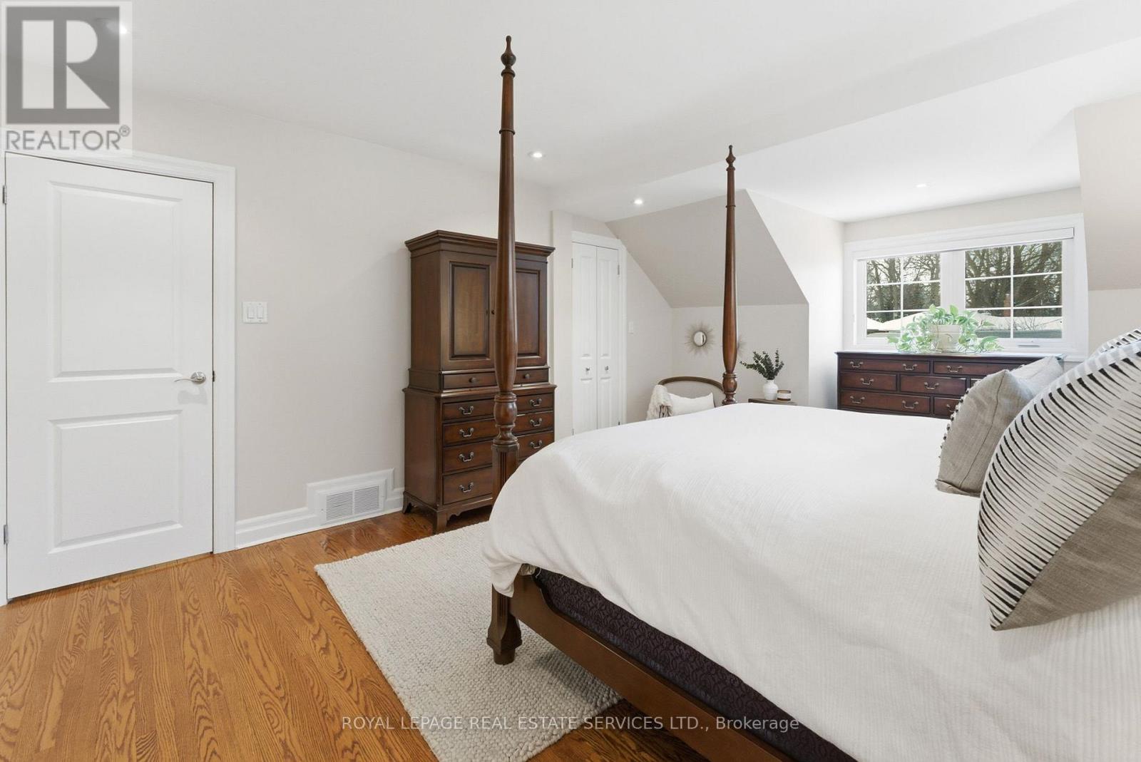 17 Elstree Road, Toronto (edenbridge-humber Valley), Ontario