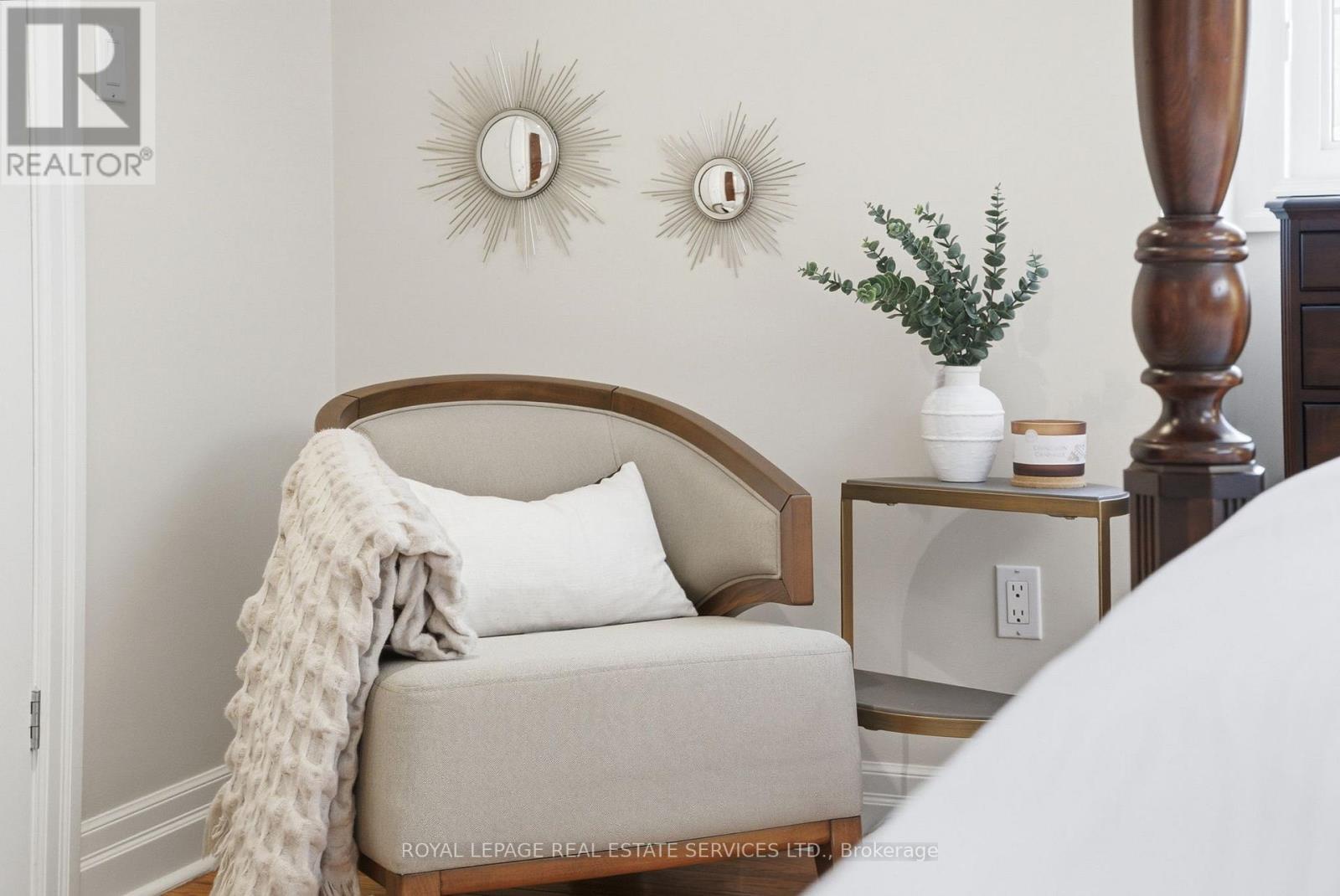 17 Elstree Road, Toronto (edenbridge-humber Valley), Ontario