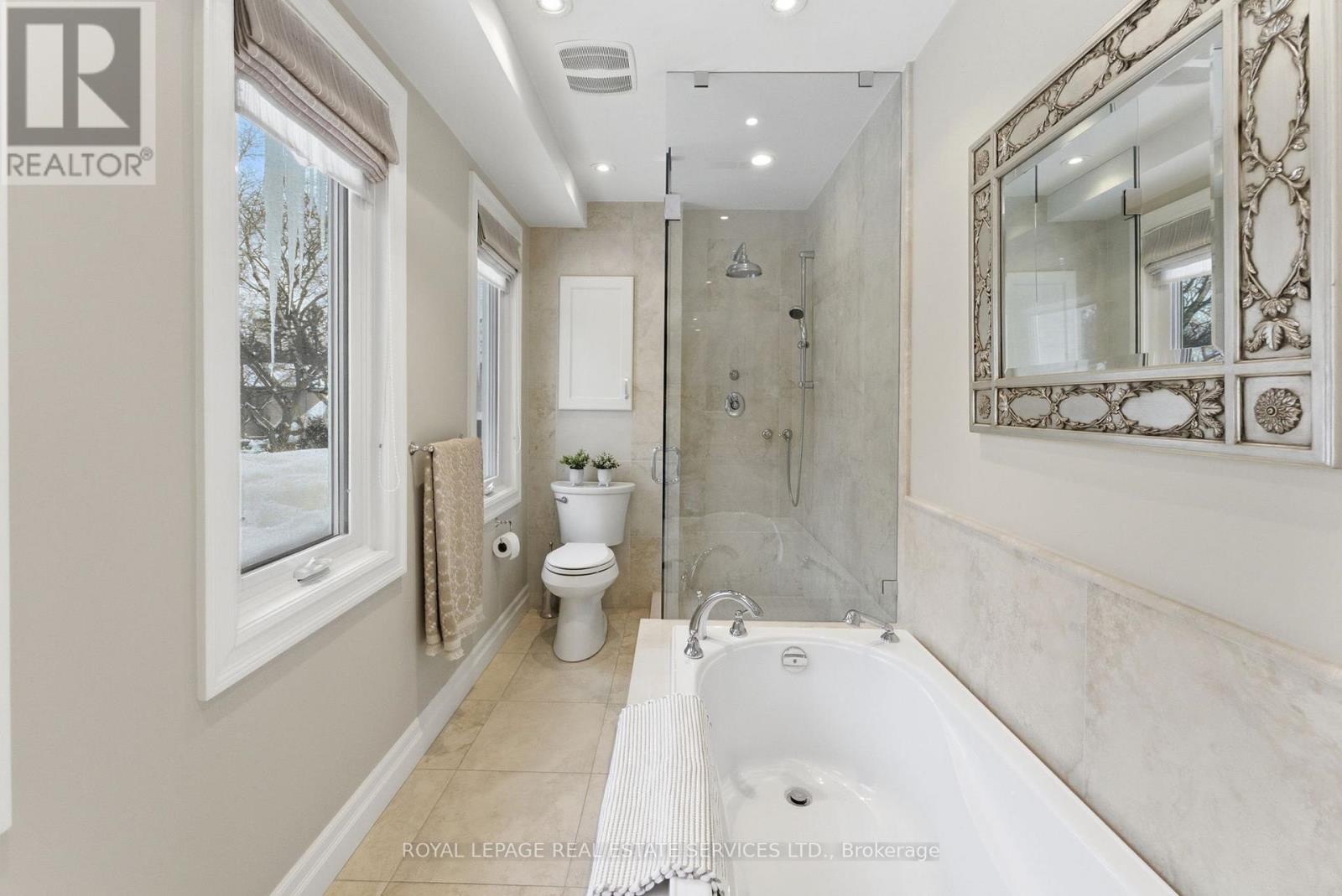 17 Elstree Road, Toronto (edenbridge-humber Valley), Ontario