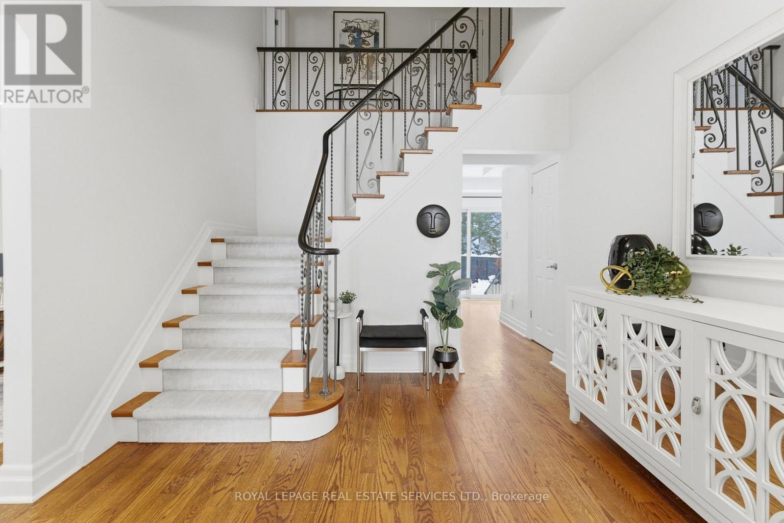 17 Elstree Road, Toronto (edenbridge-humber Valley), Ontario