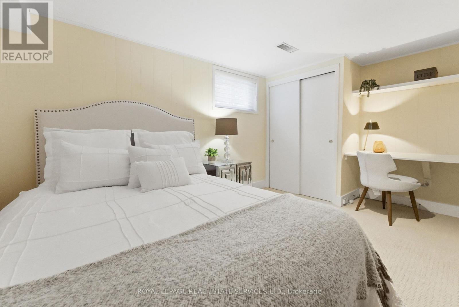 17 Elstree Road, Toronto (edenbridge-humber Valley), Ontario