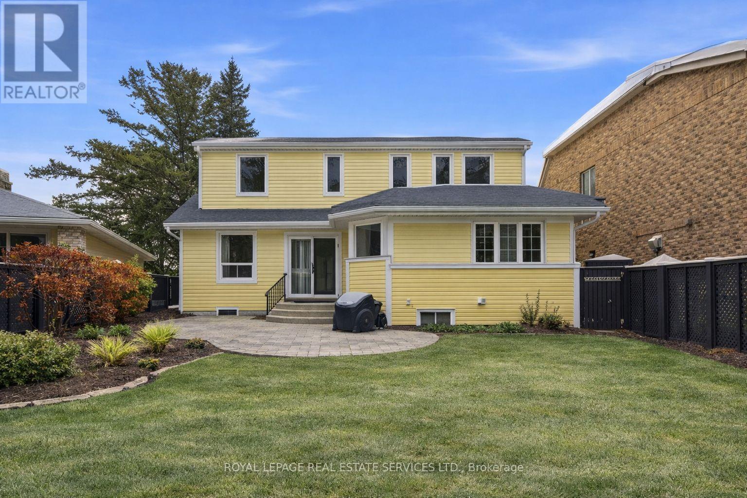 17 Elstree Road, Toronto (edenbridge-humber Valley), Ontario