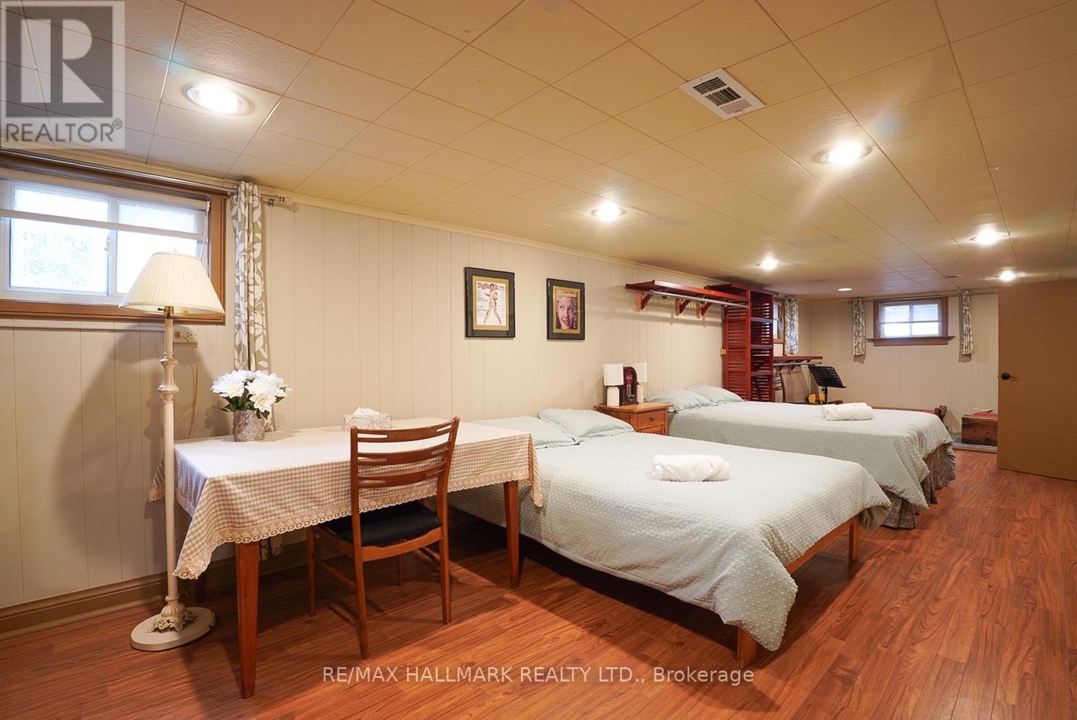 106 Phillip Avenue, Toronto (birchcliffe-cliffside), Ontario